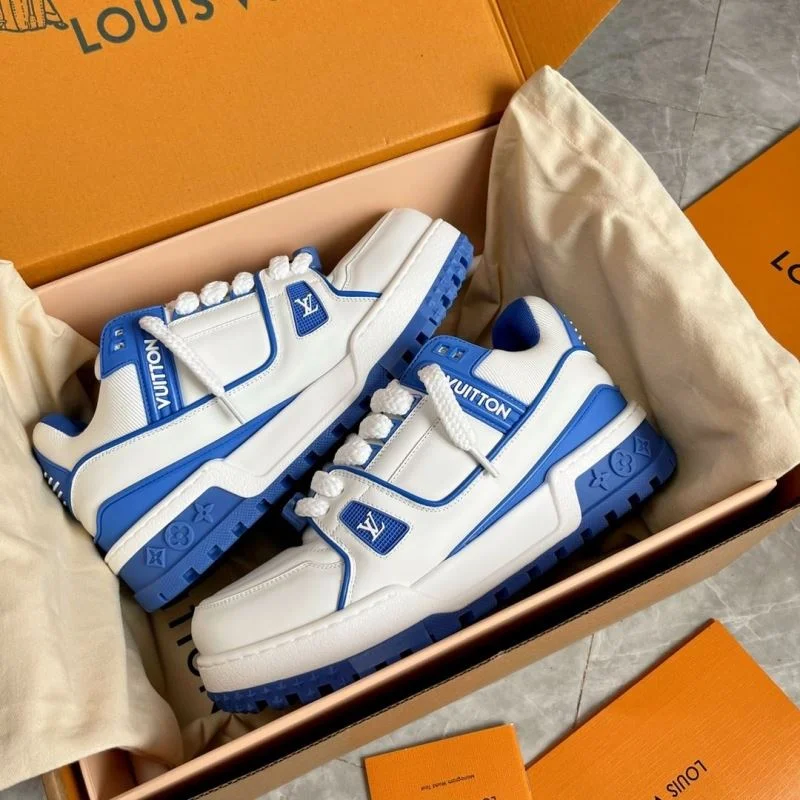 Stretchable Louis Vuitton Trainer Sneaker 30914