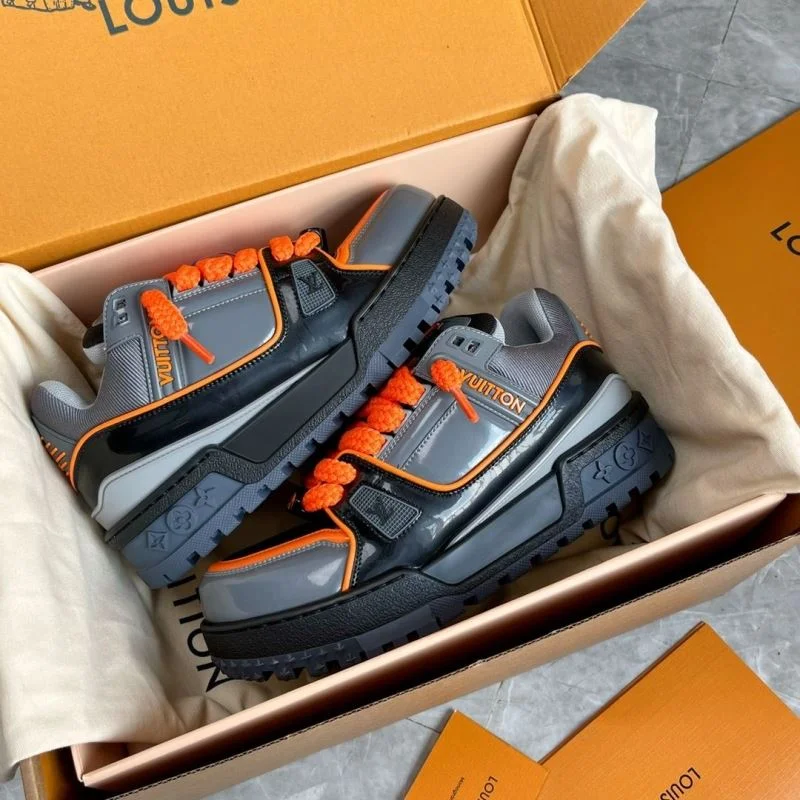 Lightweight Louis Vuitton Trainer Sneaker 30913