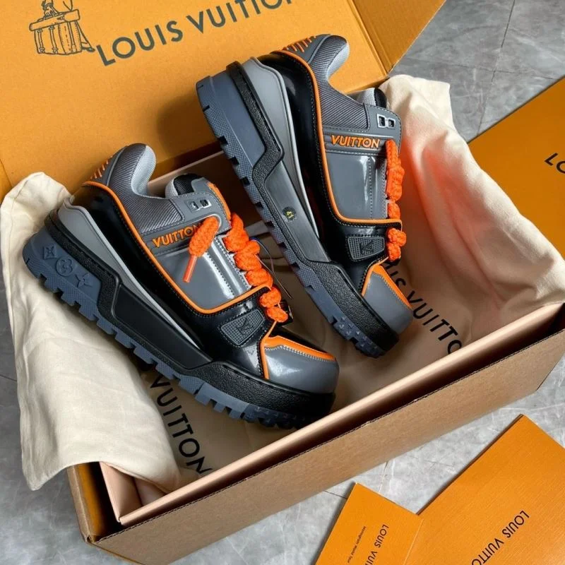 Lightweight Louis Vuitton Trainer Sneaker 30913