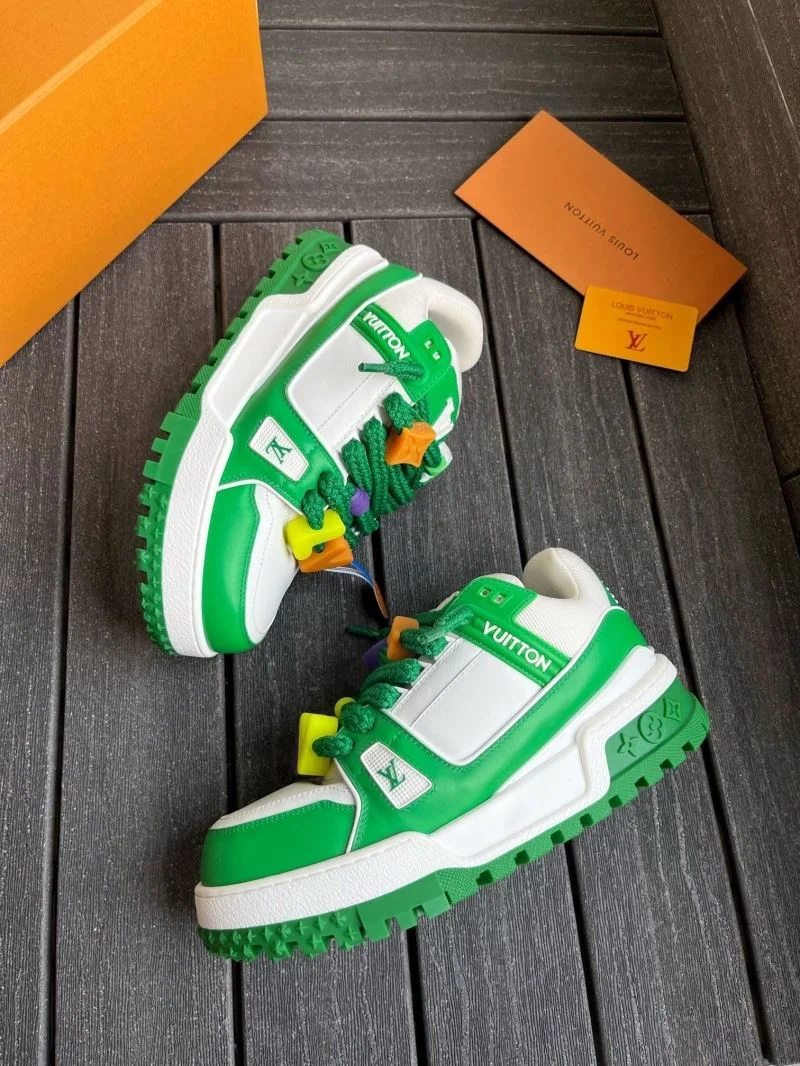 Snug Louis Vuitton Trainer Sneaker 30920