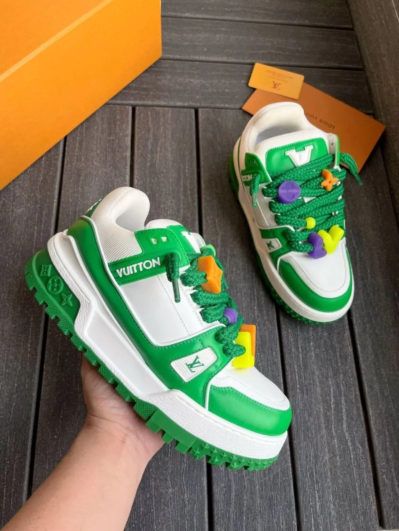 Snug Louis Vuitton Trainer Sneaker 30920