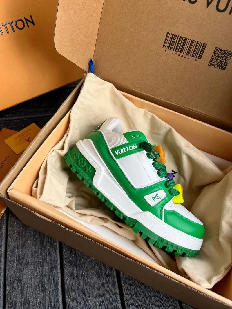 Snug Louis Vuitton Trainer Sneaker 30920