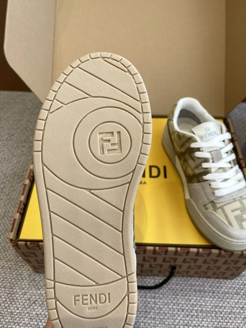 Vibrant Louis Vuitton Trainer Sneaker 30924