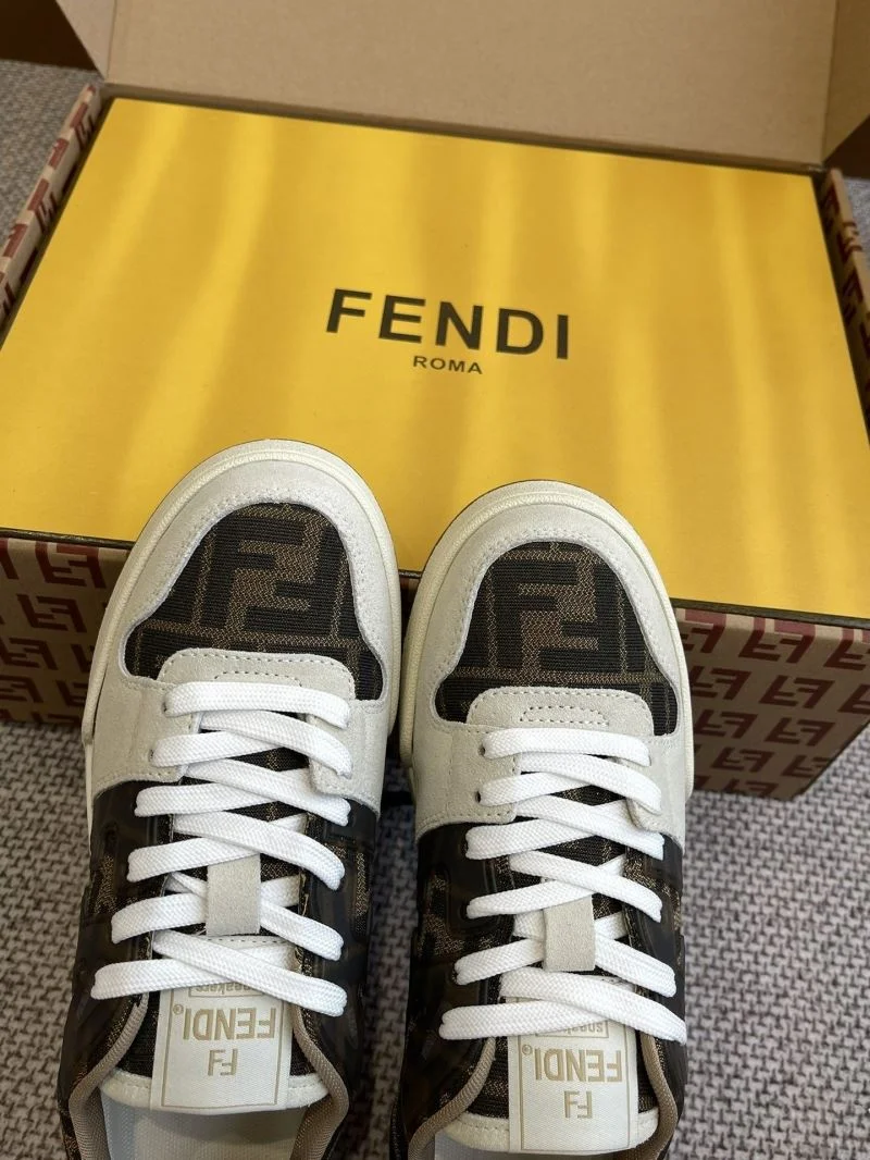 Stretchable Louis Vuitton Trainer Sneaker 30917