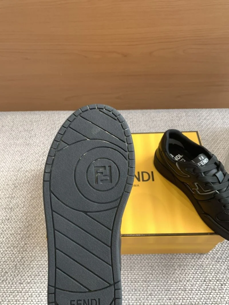 FashionForward Louis Vuitton Trainer Sneaker 30906