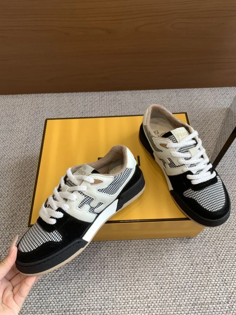 Snug Louis Vuitton Trainer Sneaker 30902