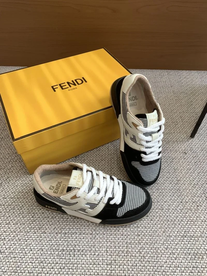 Snug Louis Vuitton Trainer Sneaker 30902