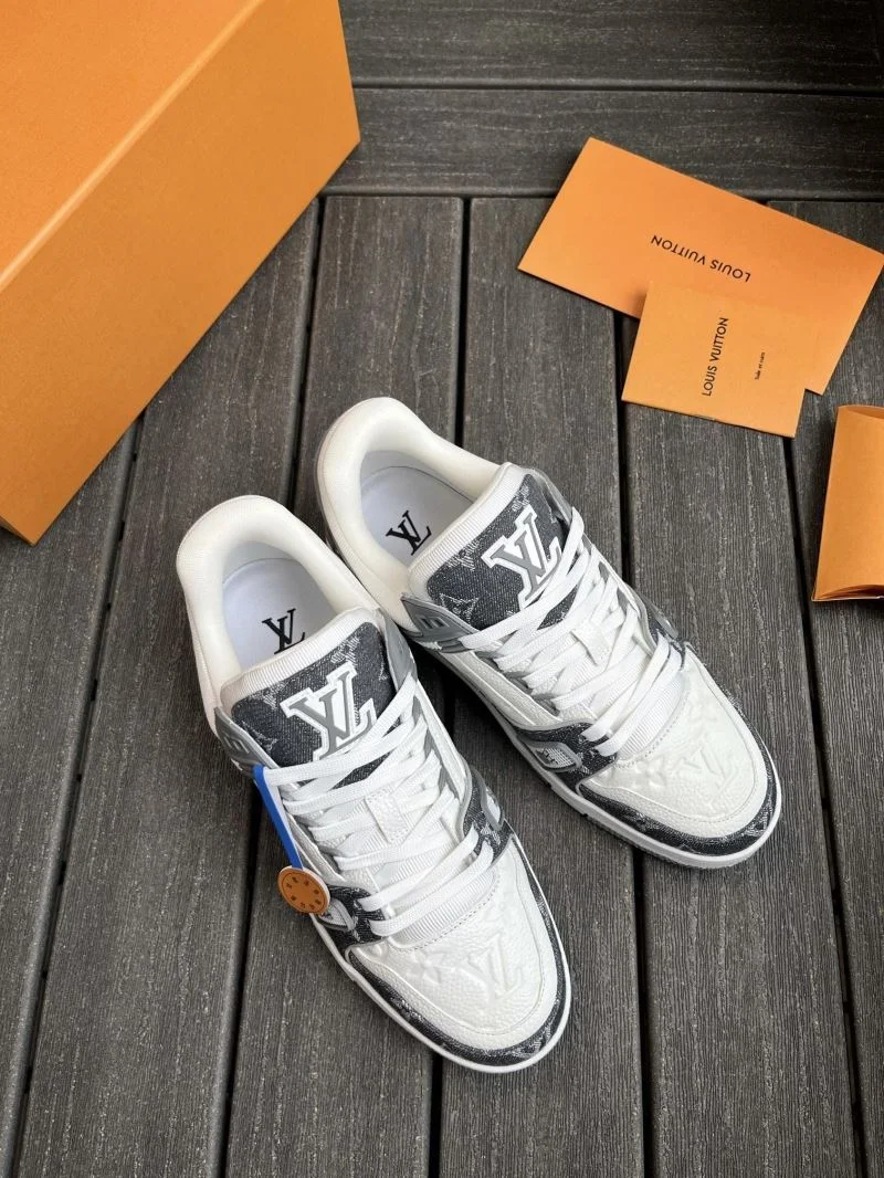 Premium Louis Vuitton Trainer Sneaker 30892