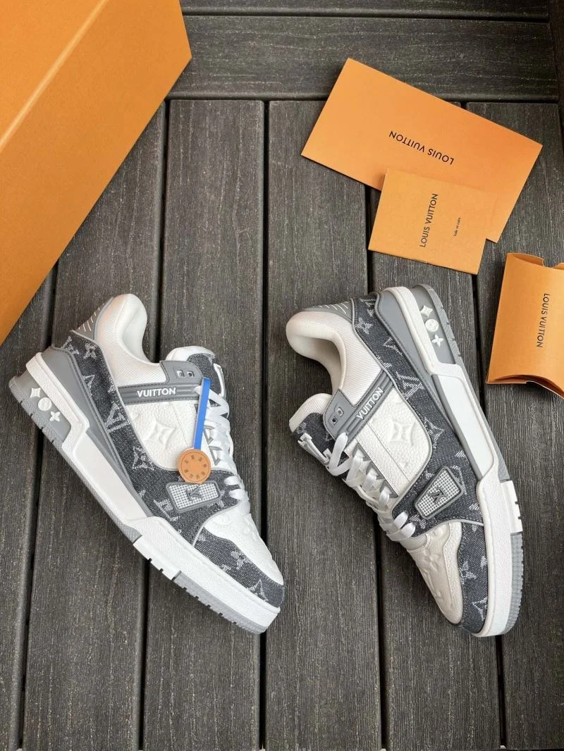 Premium Louis Vuitton Trainer Sneaker 30892
