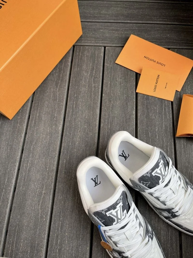 Premium Louis Vuitton Trainer Sneaker 30892