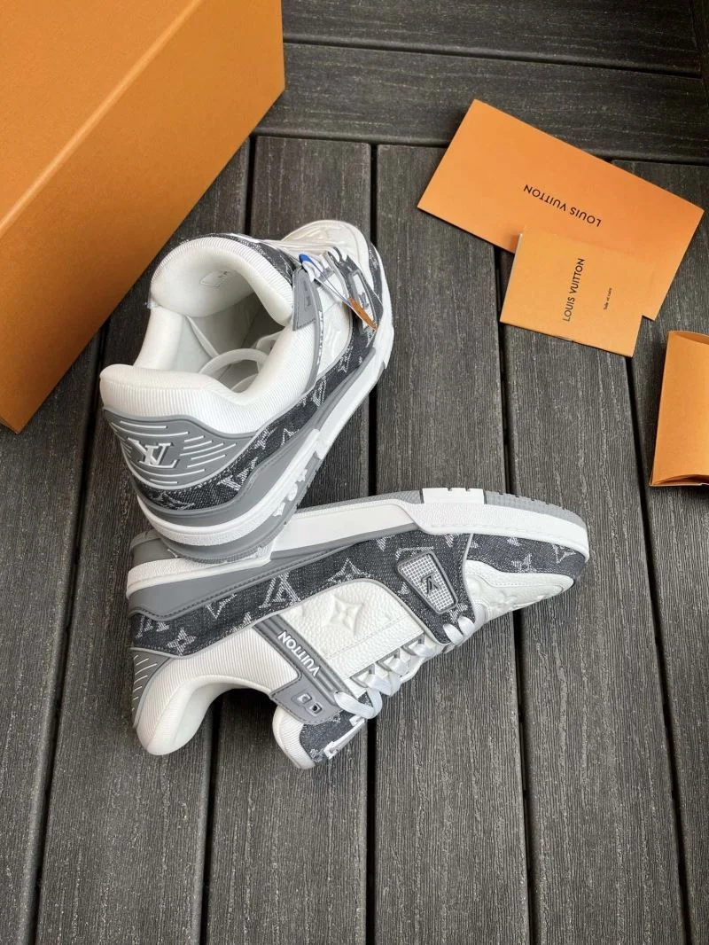 Premium Louis Vuitton Trainer Sneaker 30892
