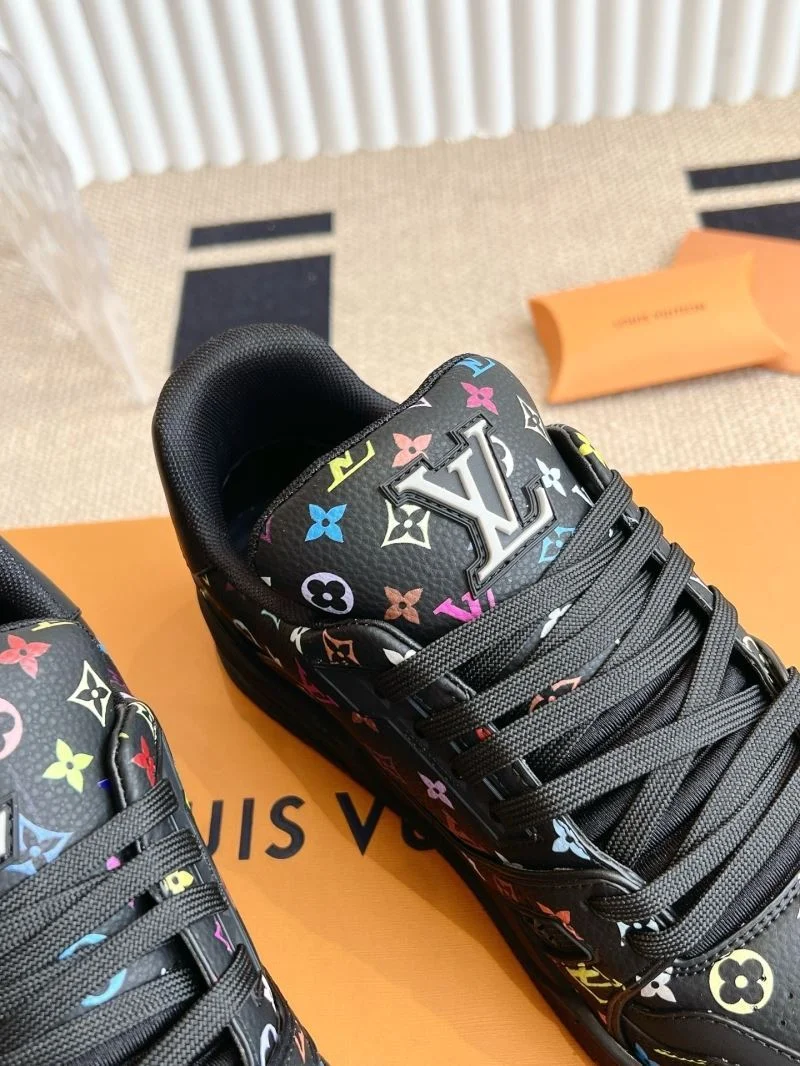 Louis Vuitton Trainer Sneaker TimelessDesign 30899