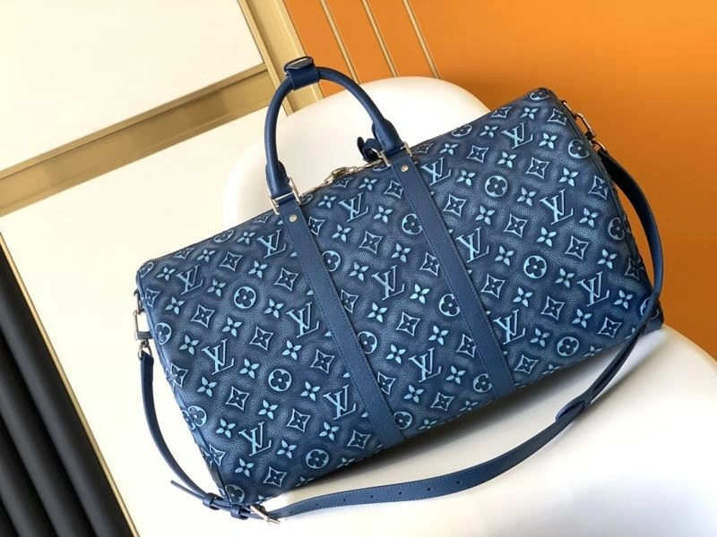 Unisex Louis Vuitton Travel Bags 94133