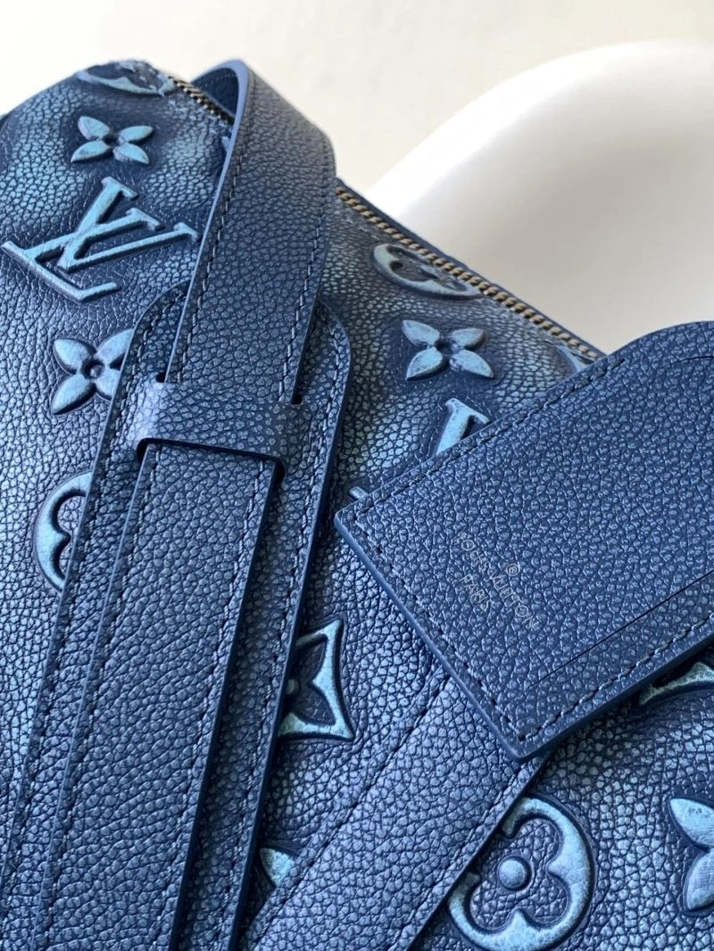 Unisex Louis Vuitton Travel Bags 94133