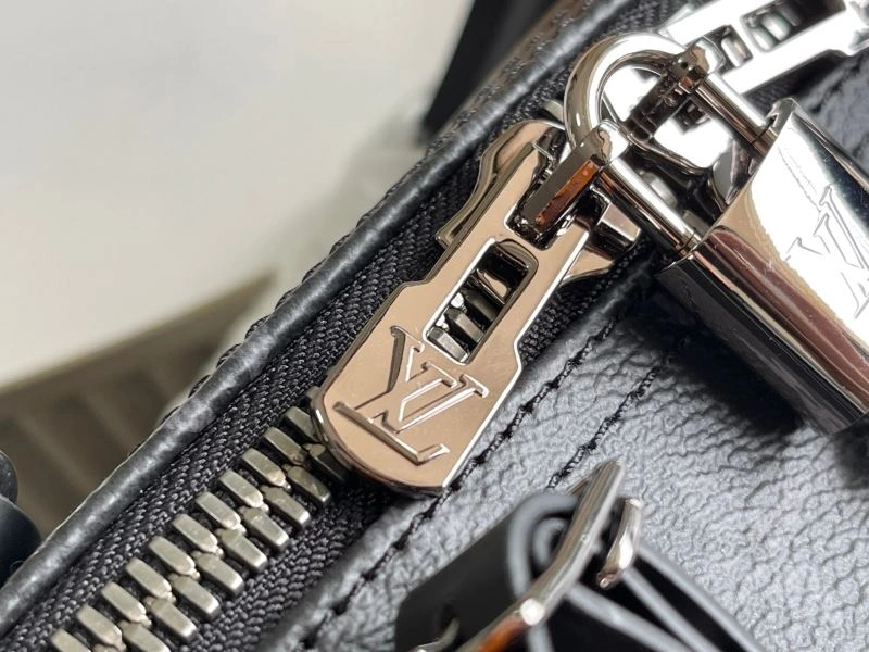 Louis Vuitton Travel Bags Versatile 93897