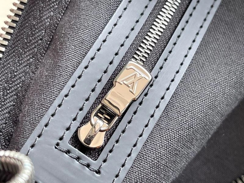 Louis Vuitton Travel Bags Versatile 93897