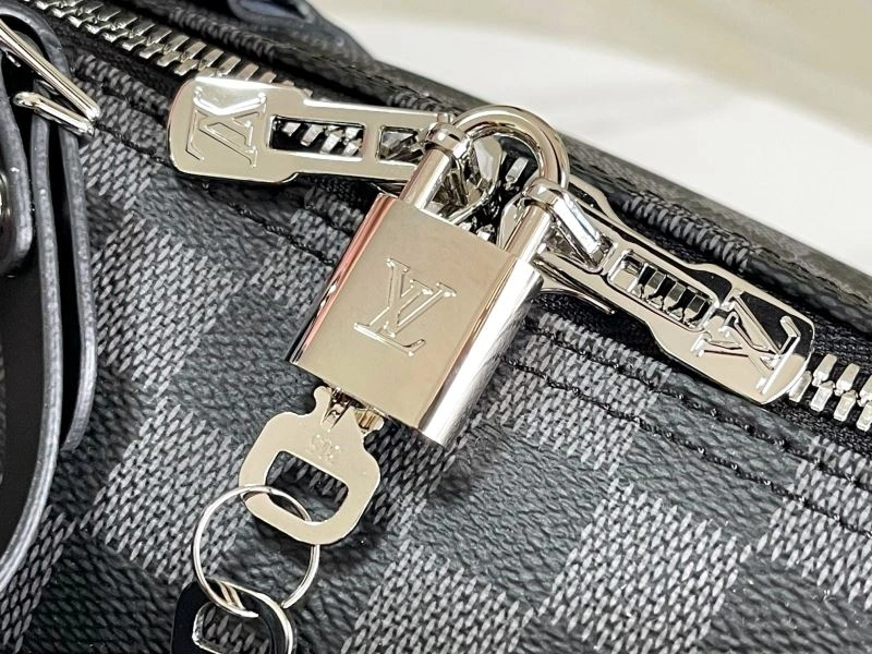 WeatherProof Louis Vuitton Travel Bags 93907