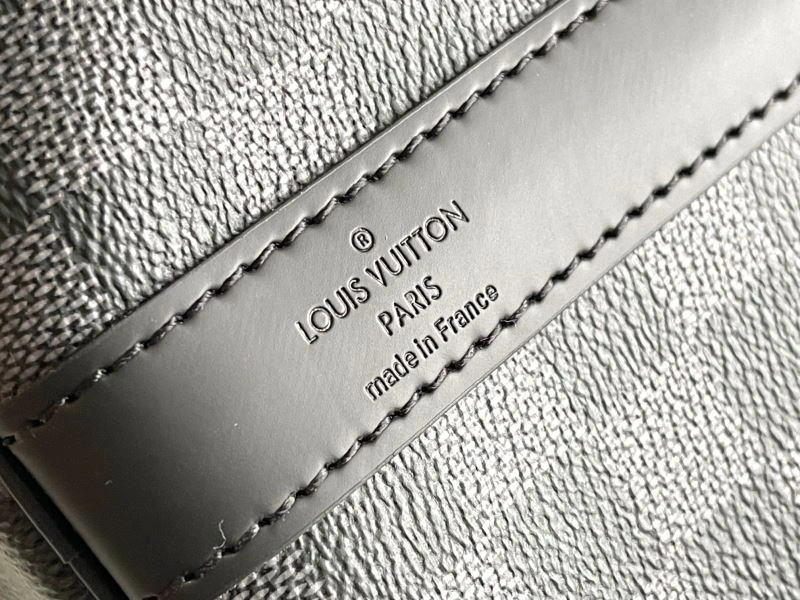 WeatherProof Louis Vuitton Travel Bags 93907
