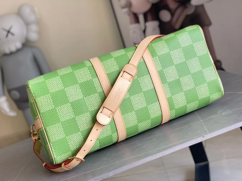 Sleek Louis Vuitton Travel Bags 42222