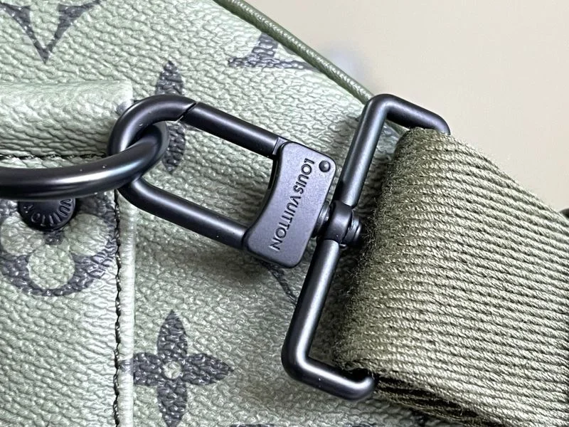 Neat Louis Vuitton Travel Bags 42209