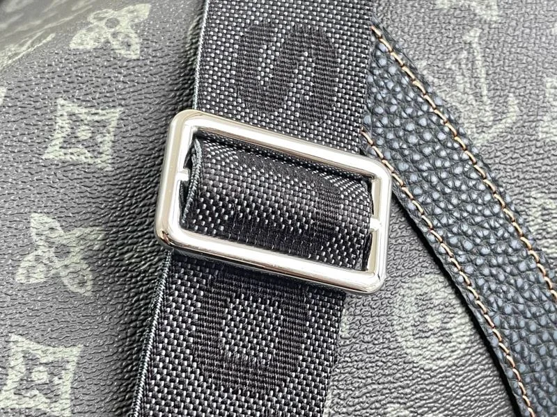 Unisex Louis Vuitton Travel Bags 42202