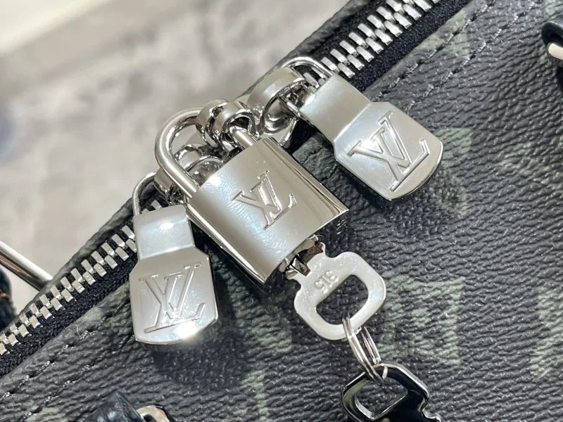 Unisex Louis Vuitton Travel Bags 42202