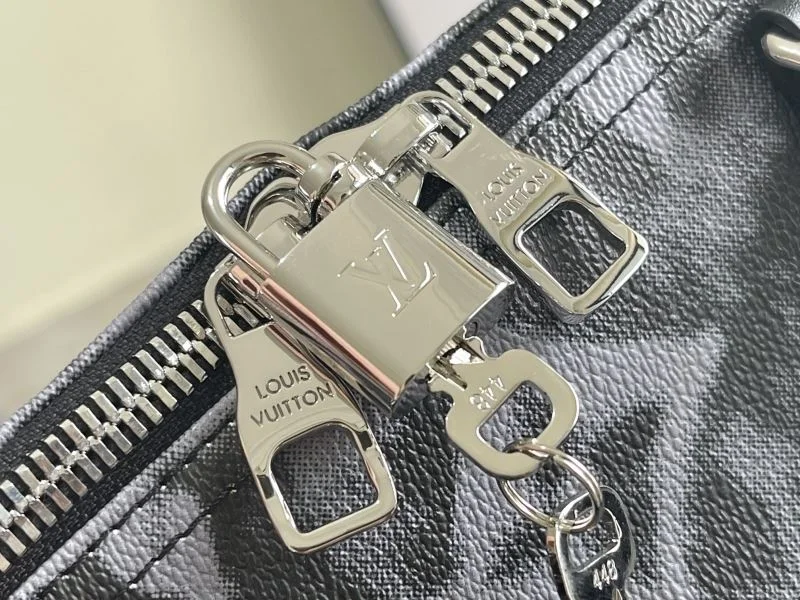 Louis Vuitton Travel Bags Vibrant 42204
