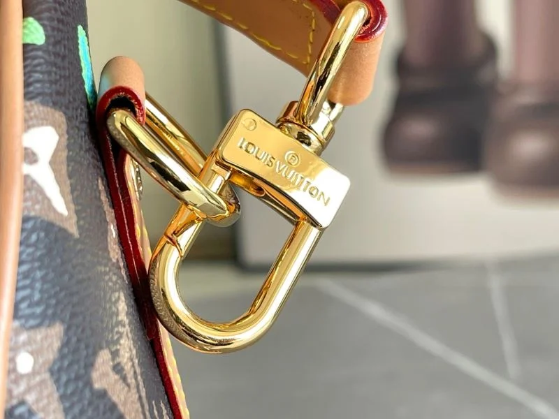 Lightweight Louis Vuitton Travel Bags 42191