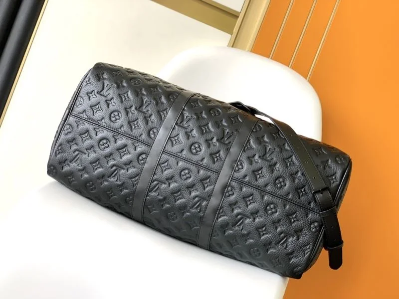 Lightweight Louis Vuitton Travel Bags 42179