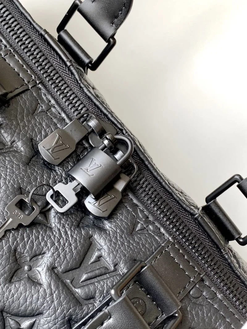 Lightweight Louis Vuitton Travel Bags 42179
