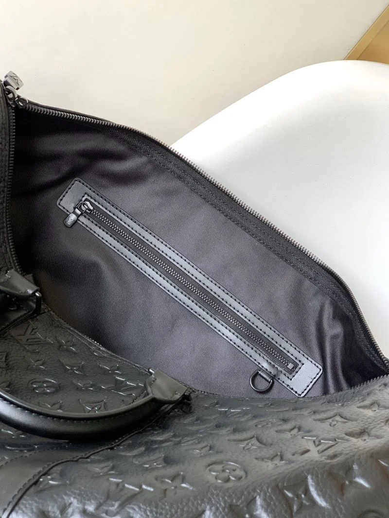 Lightweight Louis Vuitton Travel Bags 42179