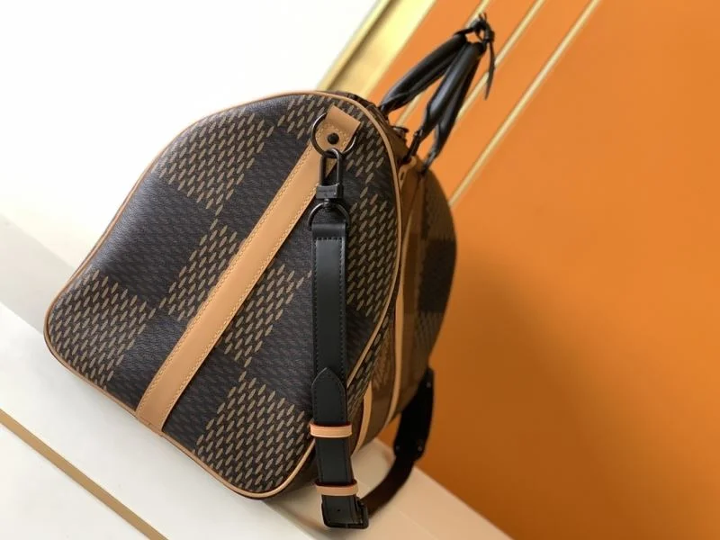 Minimalist Louis Vuitton Travel Bags 42205