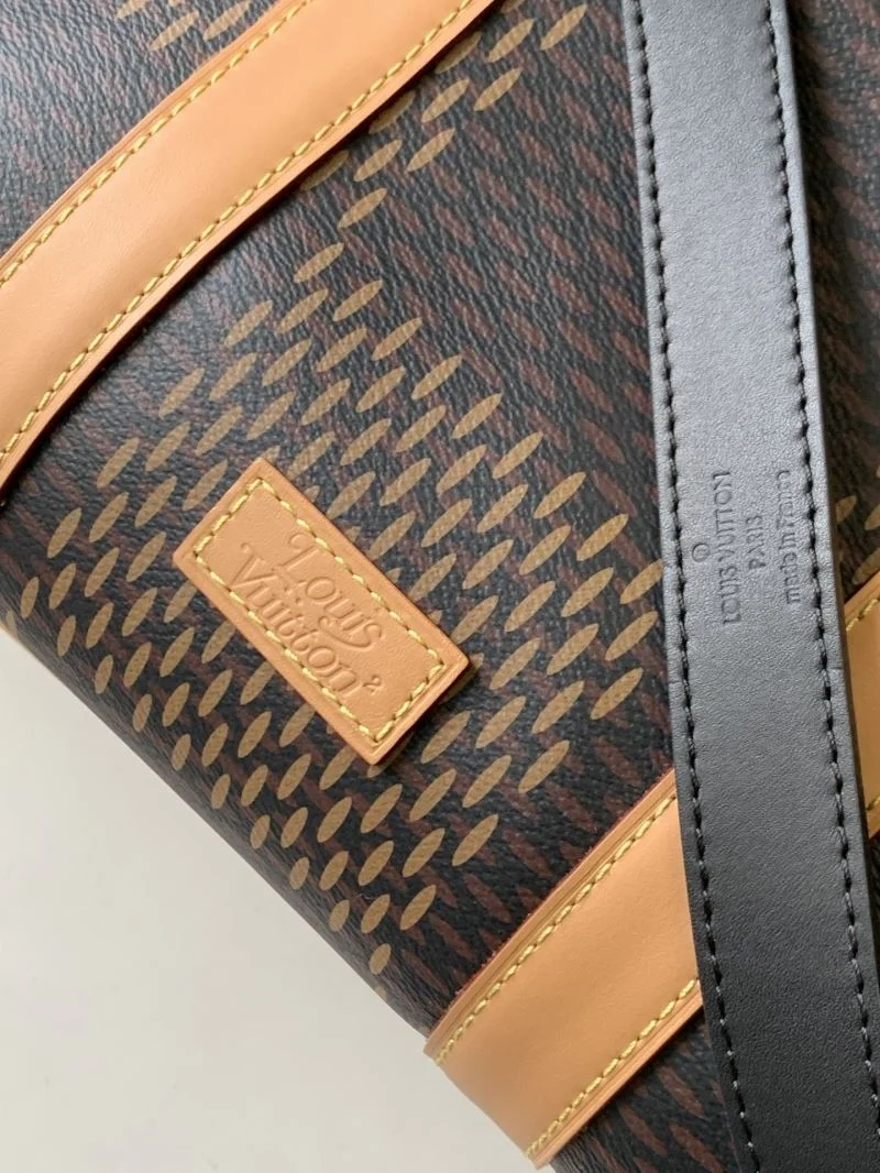 Minimalist Louis Vuitton Travel Bags 42205