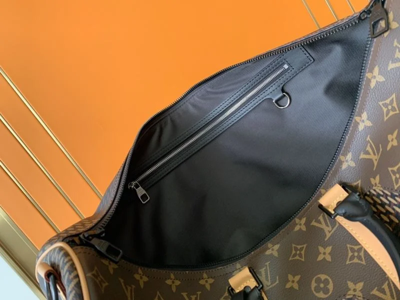 Minimalist Louis Vuitton Travel Bags 42205