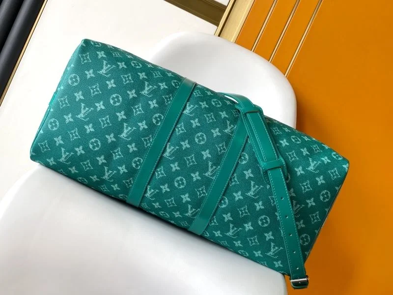 Unisex Louis Vuitton Travel Bags 42208