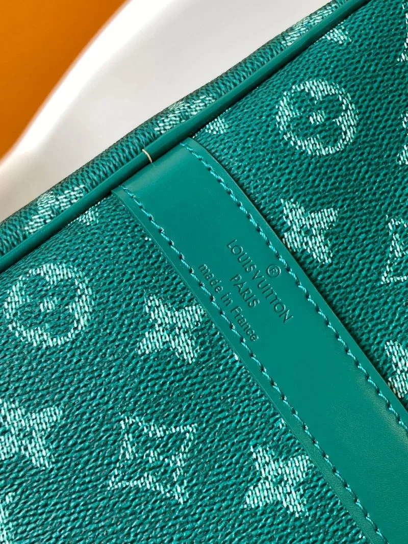 Unisex Louis Vuitton Travel Bags 42208