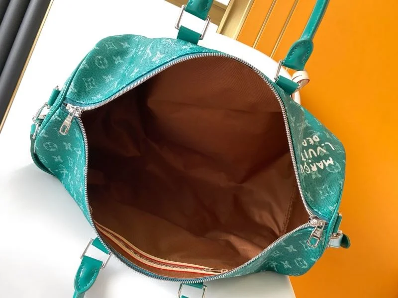 Unisex Louis Vuitton Travel Bags 42208
