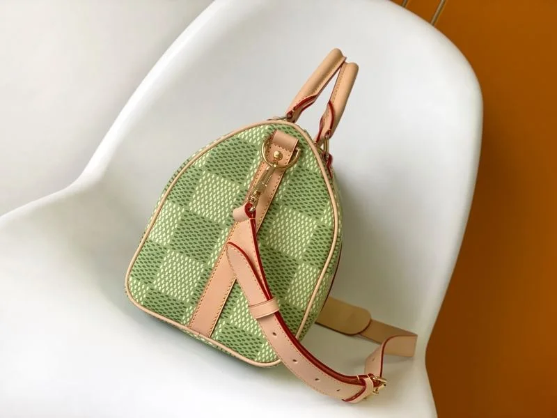 Compact Louis Vuitton Travel Bags 42149