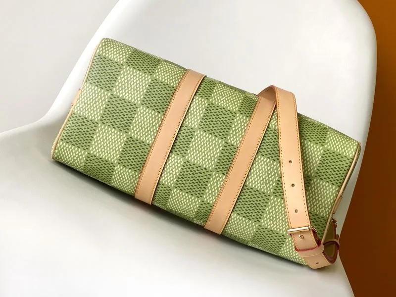 Compact Louis Vuitton Travel Bags 42149