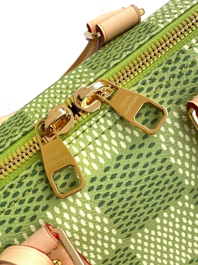 Compact Louis Vuitton Travel Bags 42149