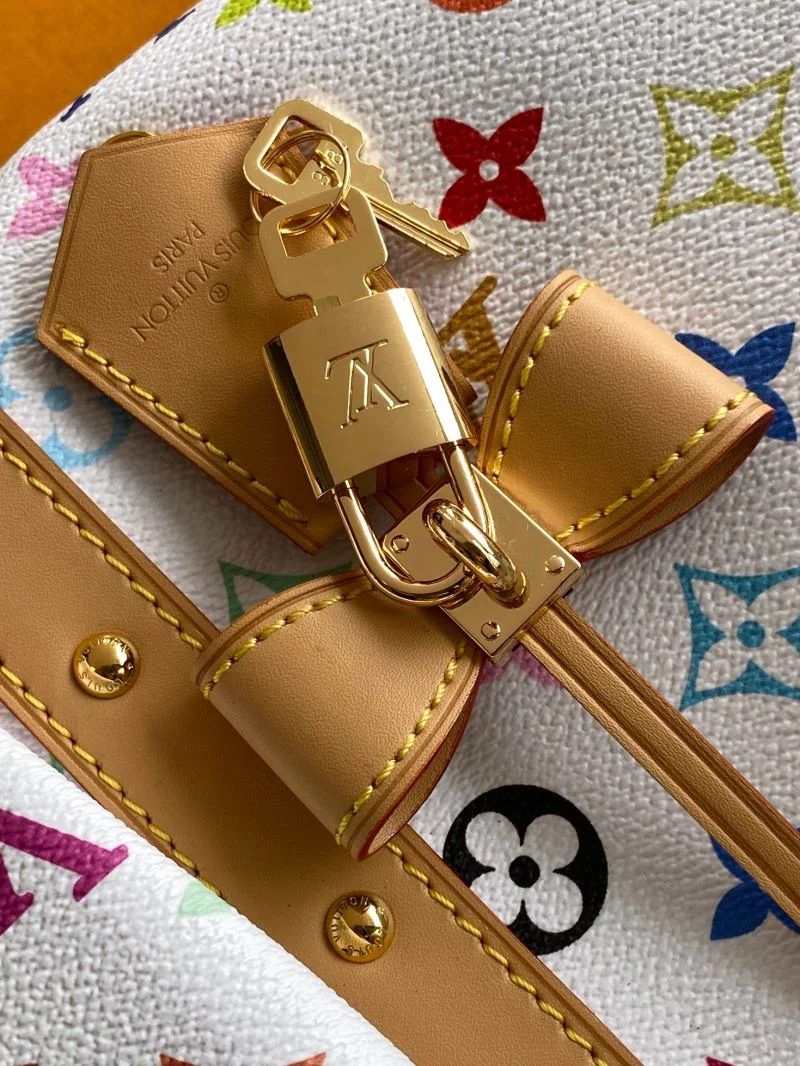 Louis Vuitton Travel Bags Minimalist 42217