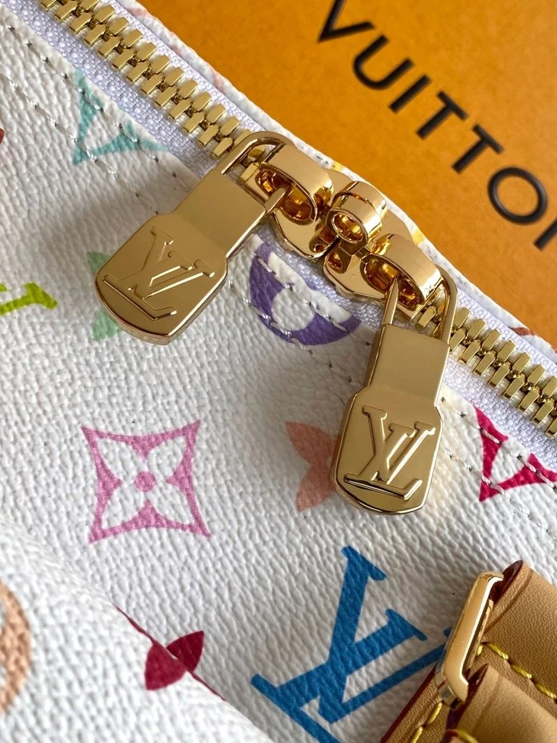 Louis Vuitton Travel Bags Minimalist 42217