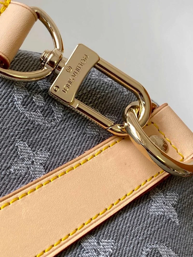 Comfortable Louis Vuitton Travel Bags 42129
