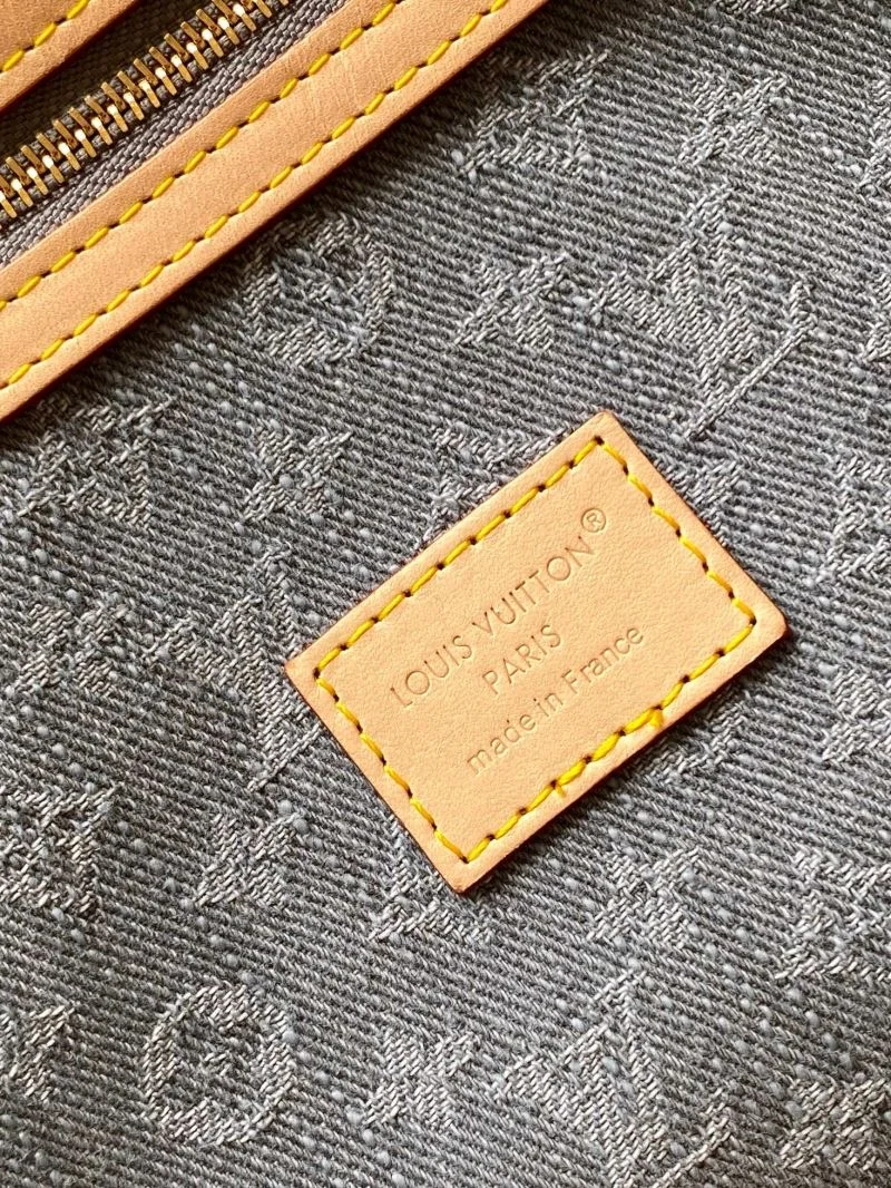Comfortable Louis Vuitton Travel Bags 42129