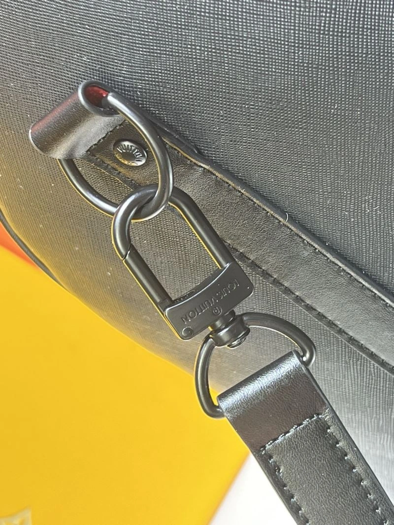 StreetReady Louis Vuitton Travel Bags 79971