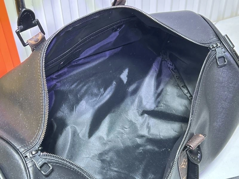 StreetReady Louis Vuitton Travel Bags 79971