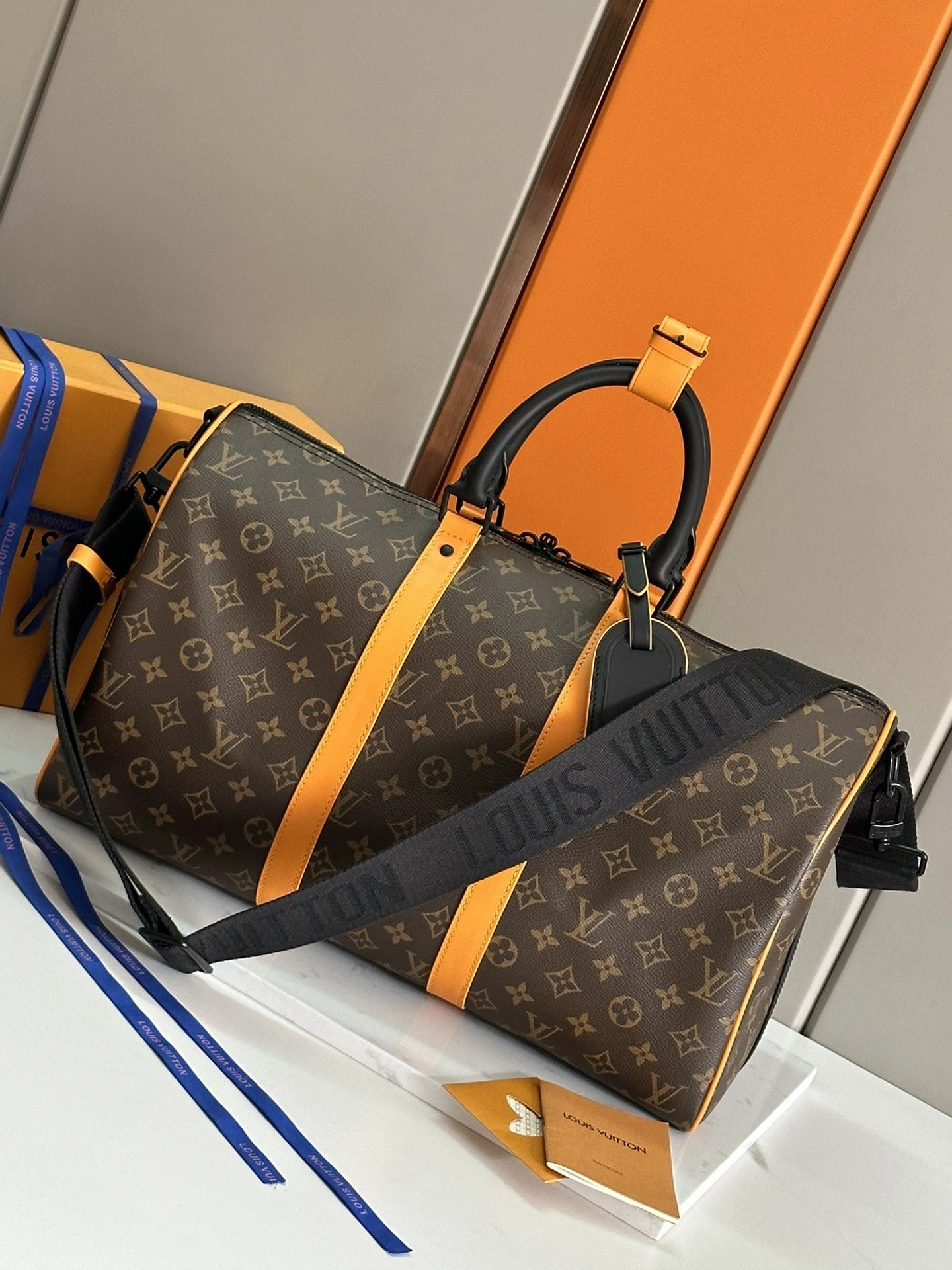 Contemporary Louis Vuitton Travel Bags 91786