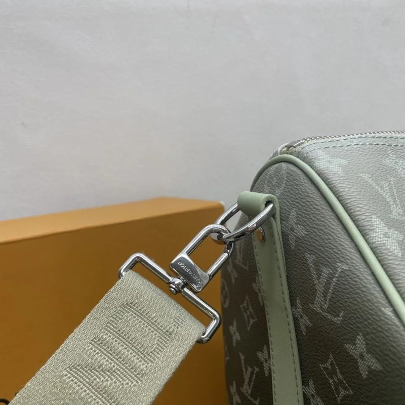 Functional Louis Vuitton Travel Bags 41674