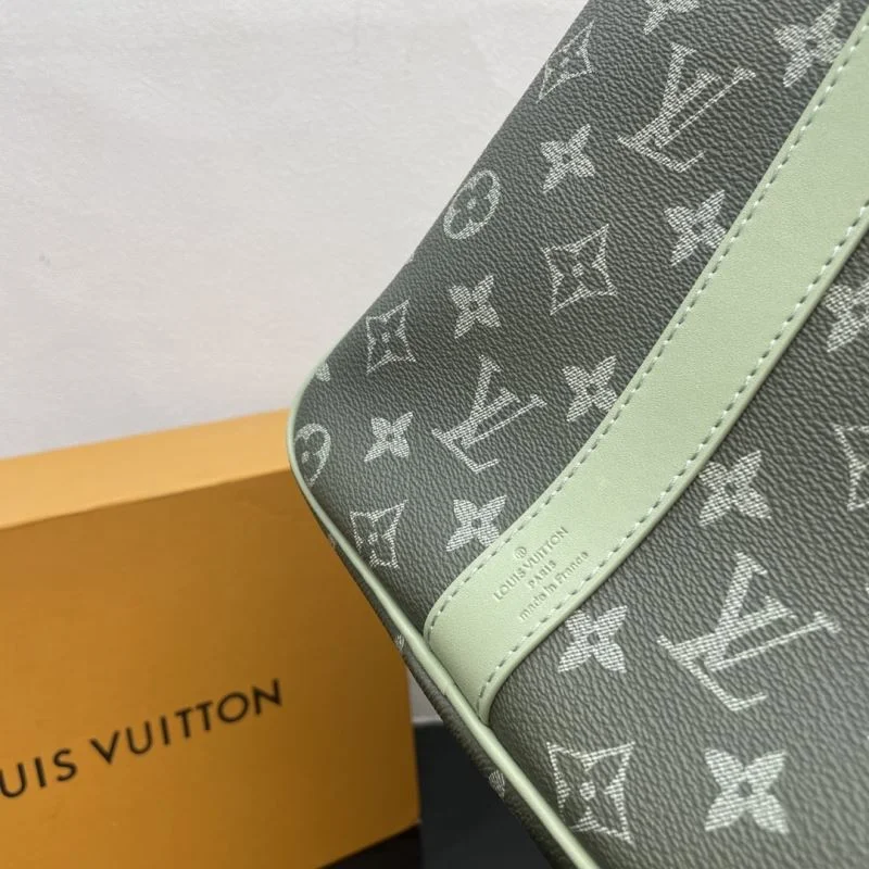 Functional Louis Vuitton Travel Bags 41674