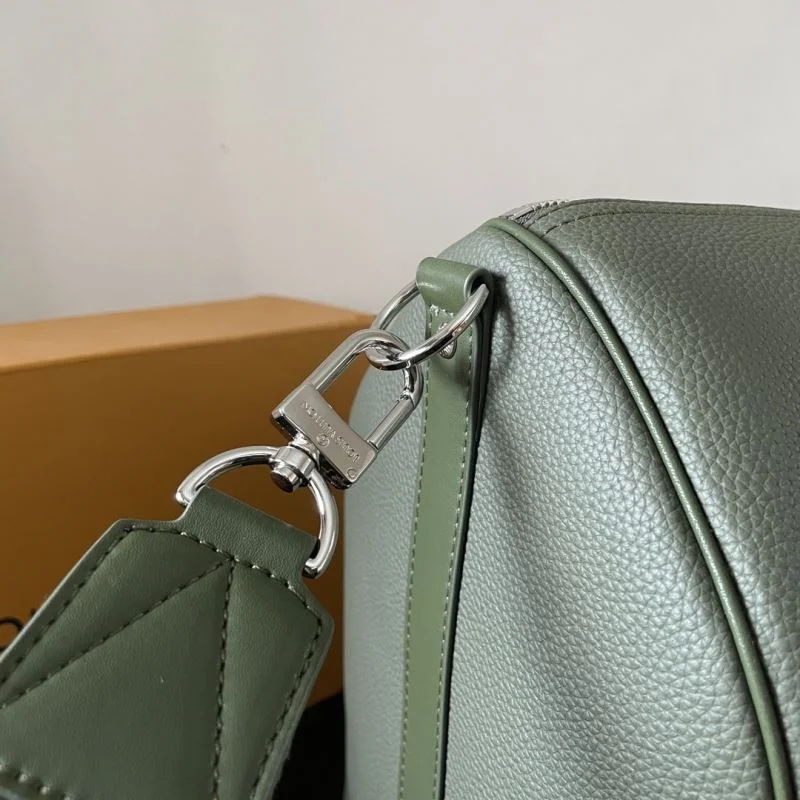 ModernLook Louis Vuitton Travel Bags 41471